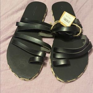 NWT American Eagle Outfitters sz 11 black sandals